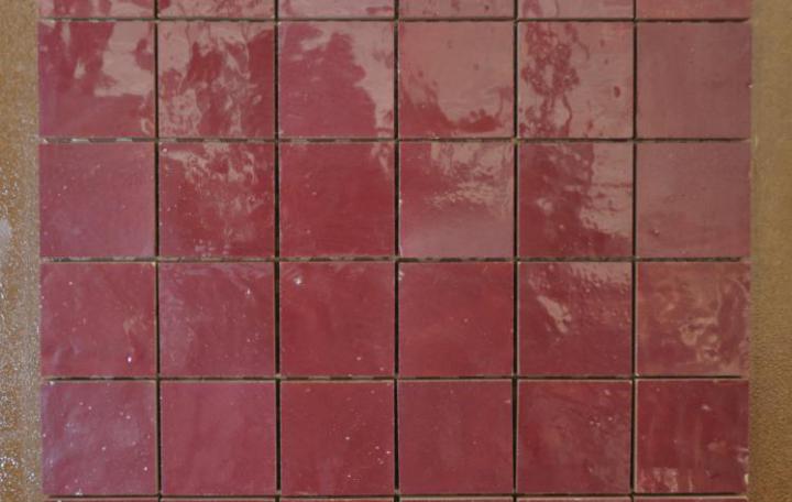 Collection Intérieur > Décoration et Mosaïques > Terre Cuite émaillée  >Rouge